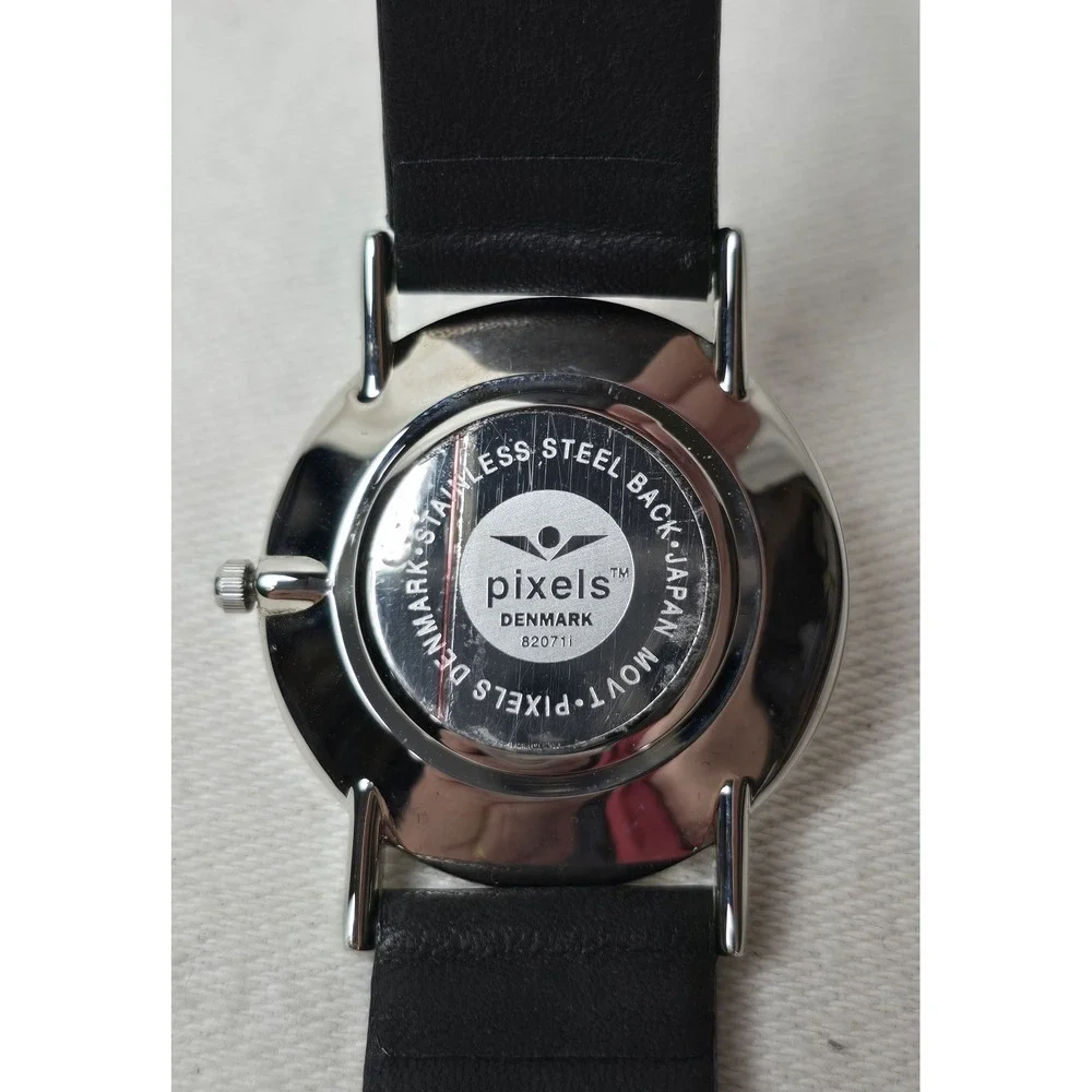 Pixels Denmark‎ Watch White Face Black Band Box Case